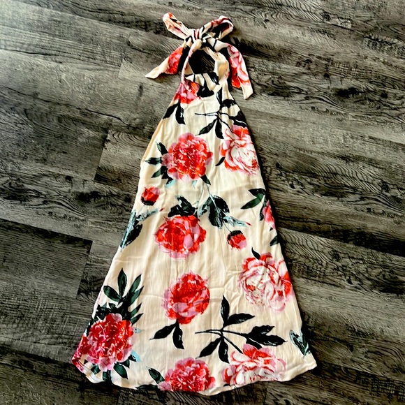 Tobi Dresses & Skirts - Tobi halter top + back dress size small